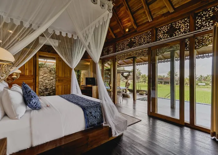 Airsania Antique Villa